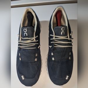 On Cloud Midnight White running shoes